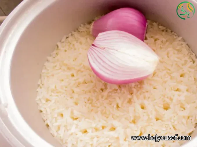 رفع بوی سوختگی برنج با پیاز
