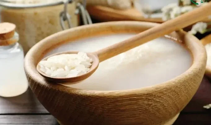 آب برنج برای جوش صورت